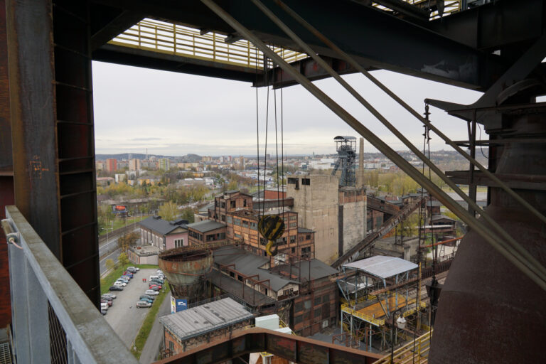 Turystyka industrialna w Katowicach: zwiedzanie kopalń, hut i zabytków techniki